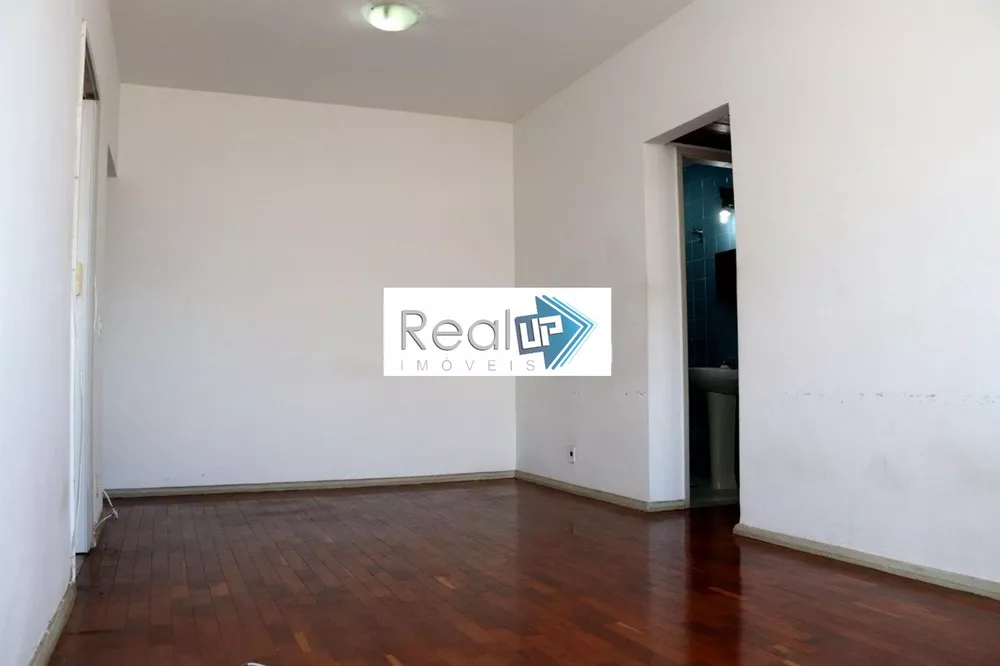 Apartamento à venda com 3 quartos, 75m² - Foto 1