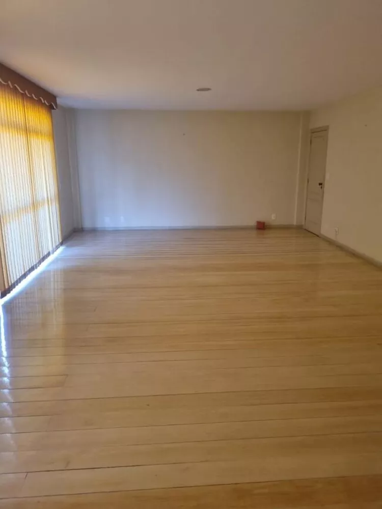 Apartamento à venda com 3 quartos, 176m² - Foto 2