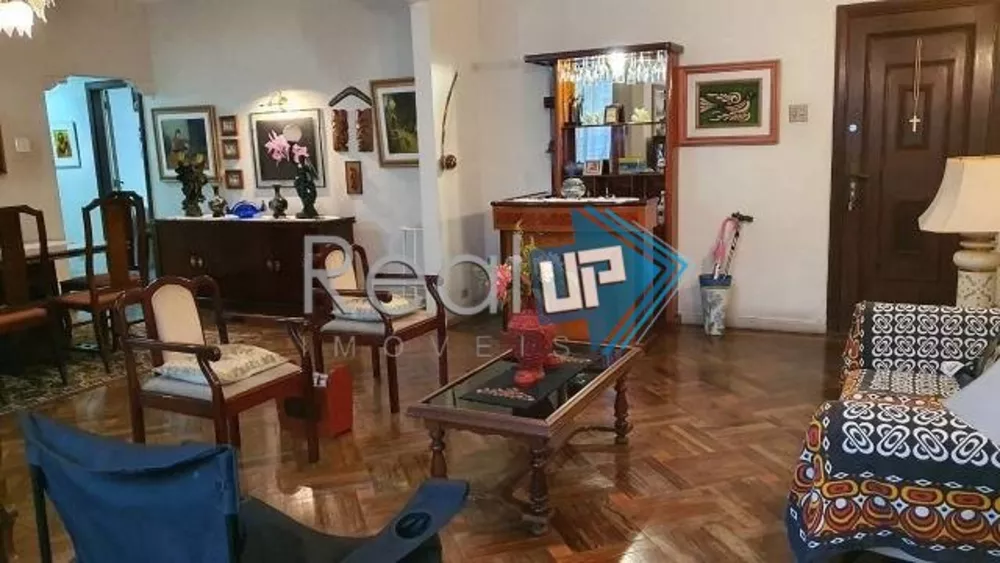 Apartamento à venda com 4 quartos, 204m² - Foto 2