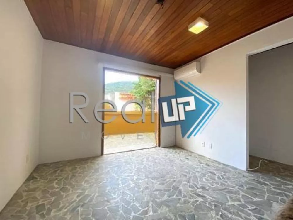 Casa à venda com 3 quartos, 119m² - Foto 2