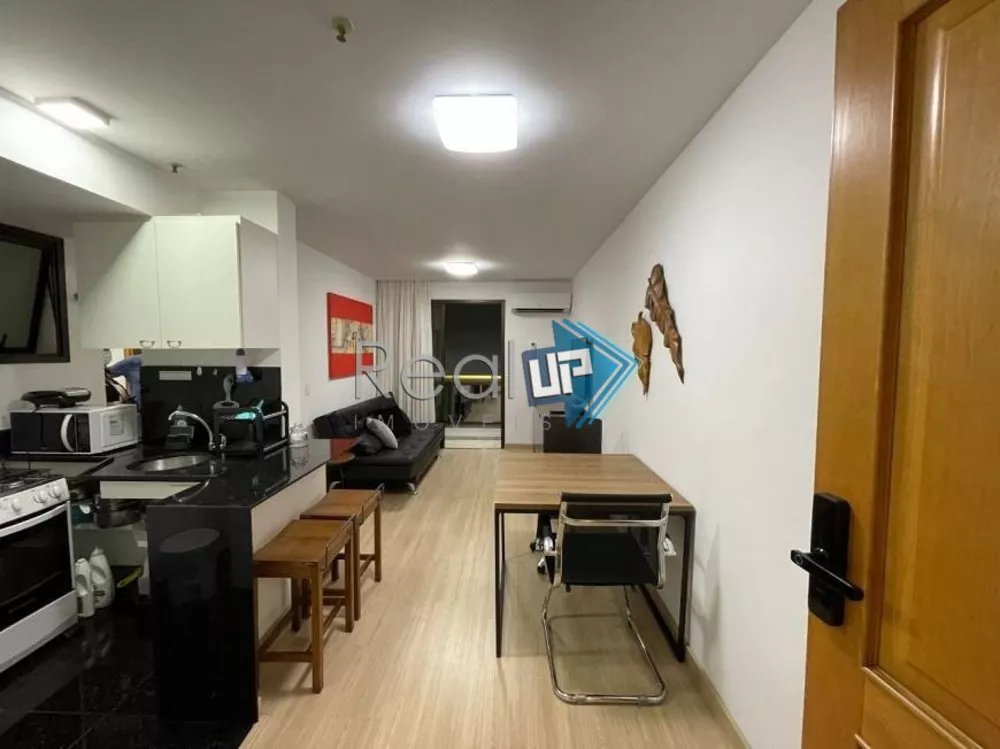 Apartamento à venda com 1 quarto, 40m² - Foto 2