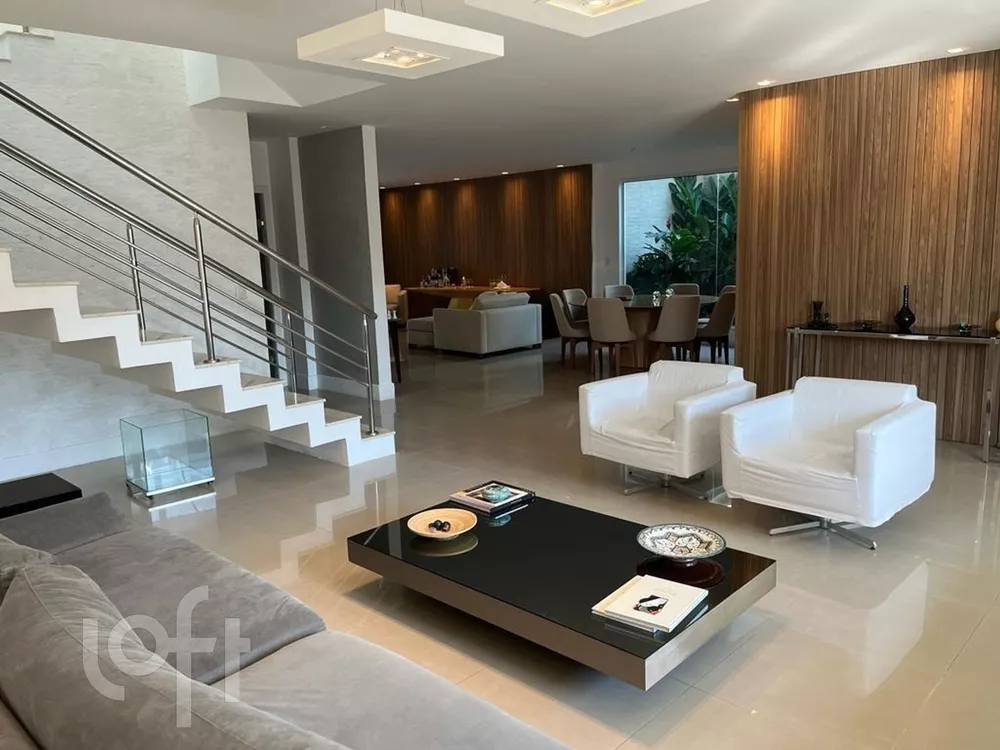 Casa à venda com 4 quartos, 600m² - Foto 4