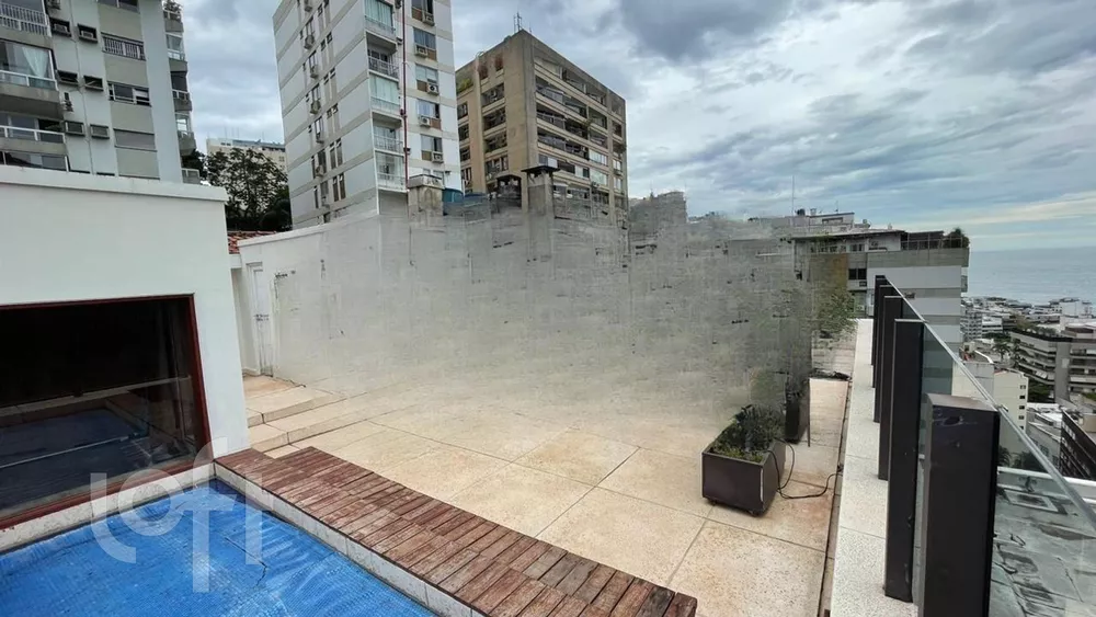 Apartamento à venda com 3 quartos, 300m² - Foto 1