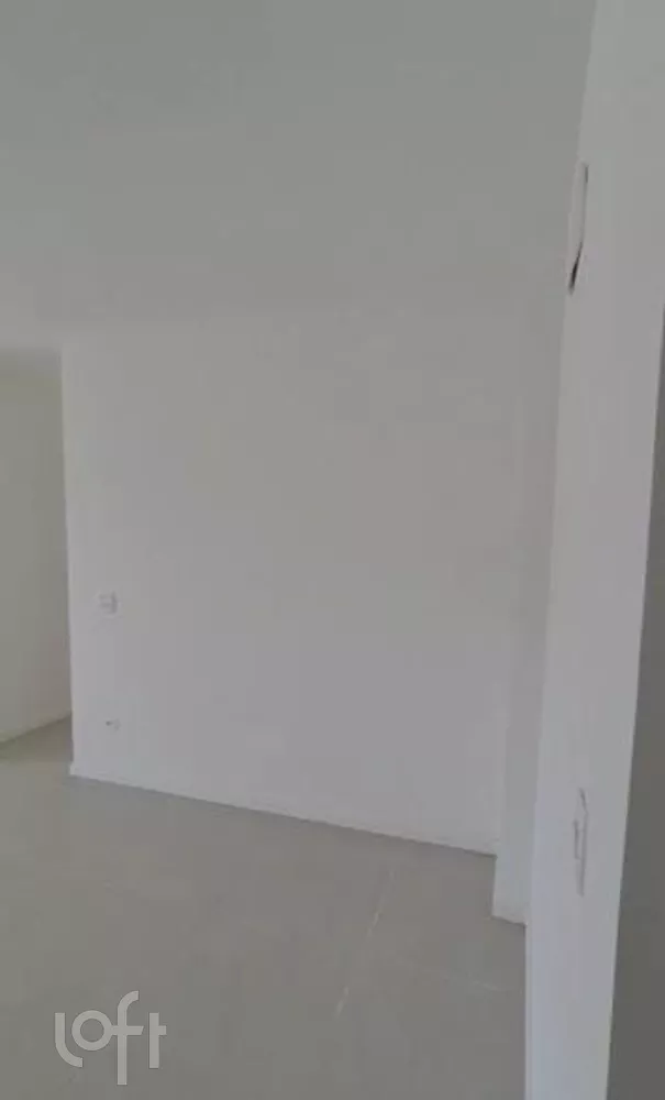 Apartamento à venda com 3 quartos, 87m² - Foto 2