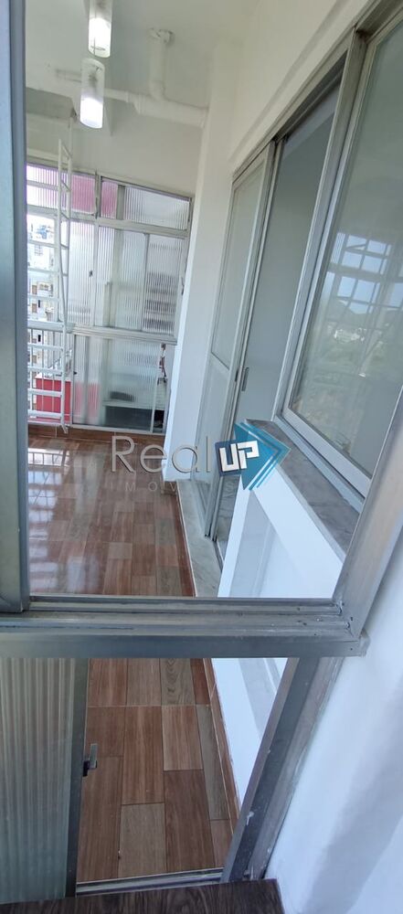 Apartamento à venda com 1 quarto, 64m² - Foto 2
