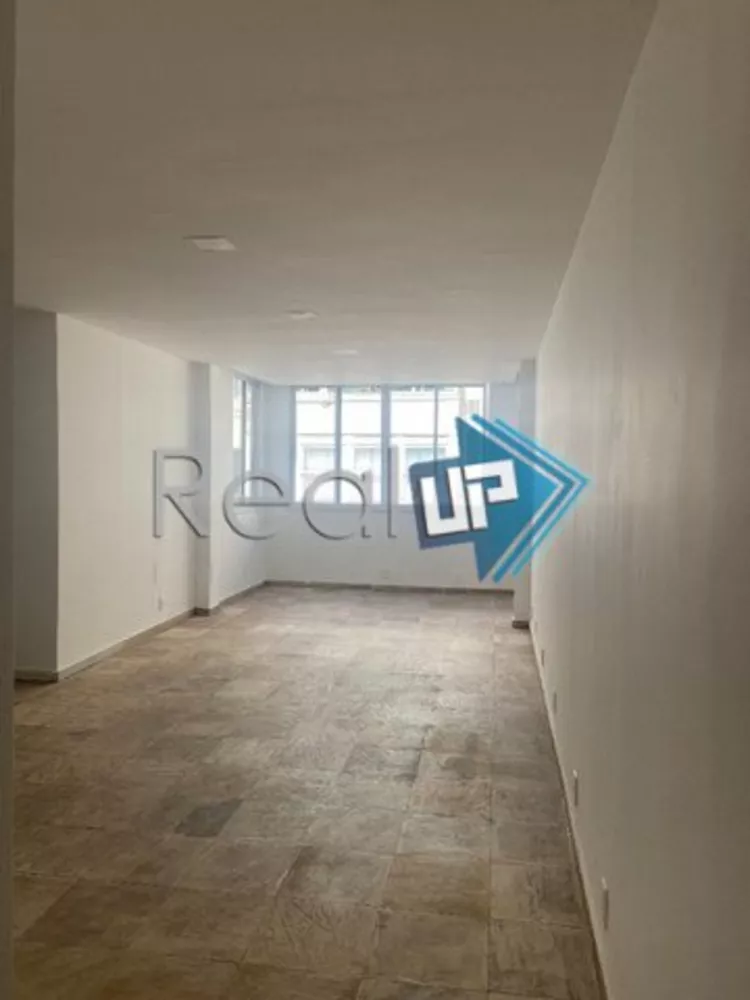 Apartamento à venda com 3 quartos, 123m² - Foto 2