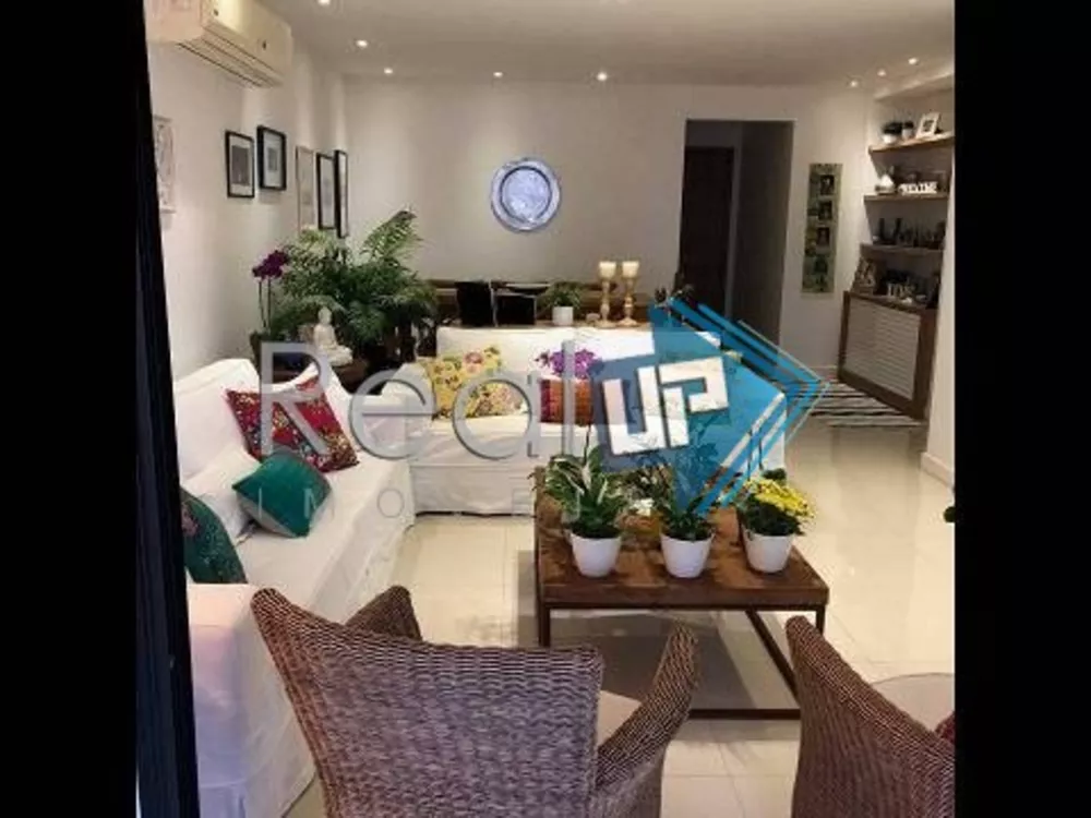 Apartamento à venda com 3 quartos, 138m² - Foto 2