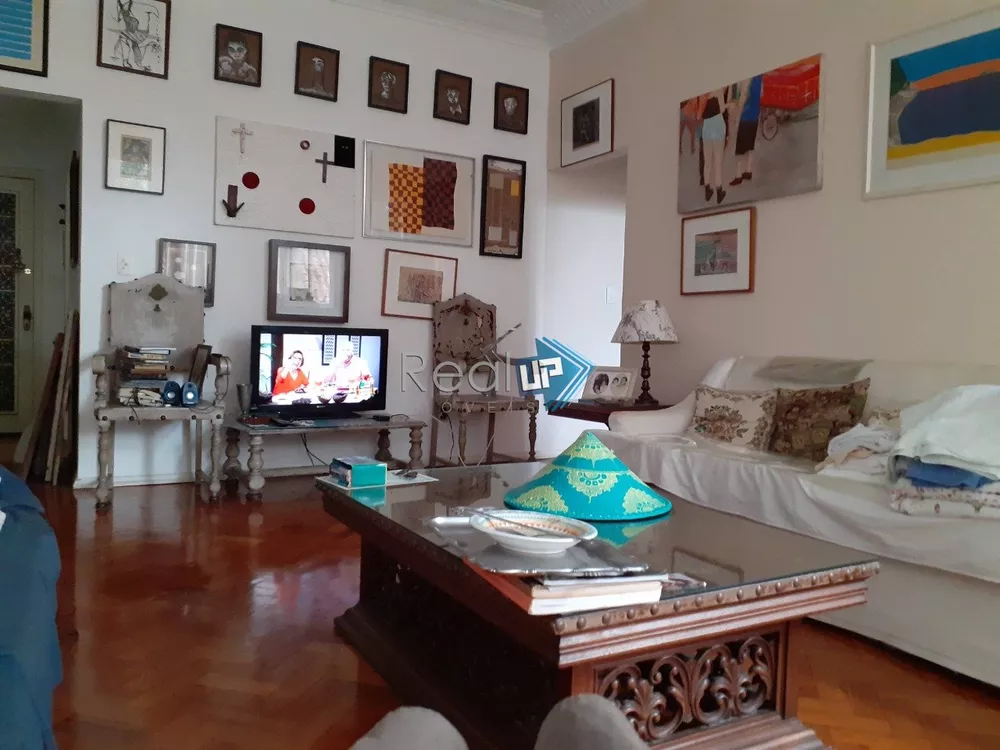 Apartamento à venda com 3 quartos, 134m² - Foto 2