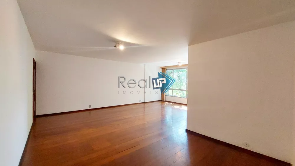 Apartamento à venda com 4 quartos, 150m² - Foto 2