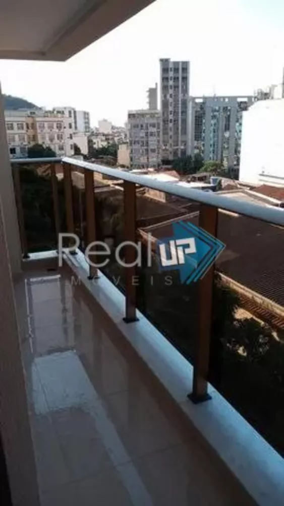 Apartamento à venda com 2 quartos, 62m² - Foto 4