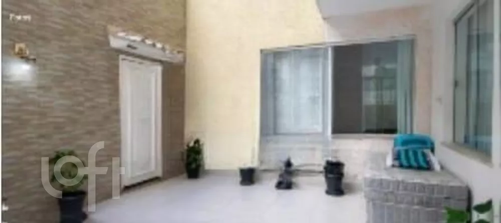 Apartamento à venda com 3 quartos, 130m² - Foto 2