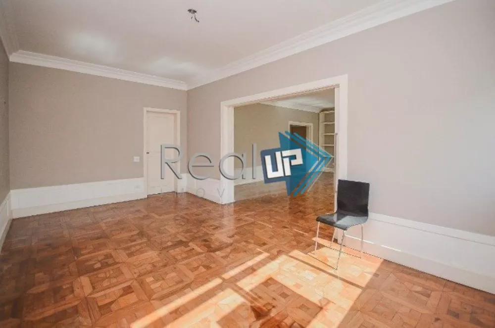 Apartamento à venda com 4 quartos, 250m² - Foto 4