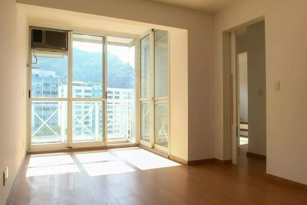 Apartamento à venda com 4 quartos, 155m² - Foto 1