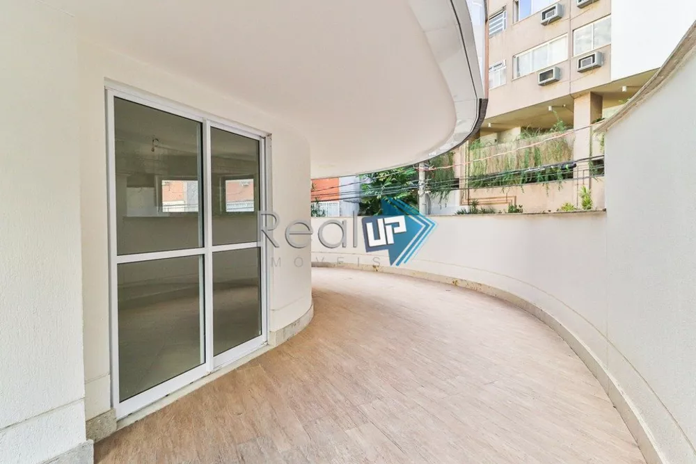 Apartamento à venda com 3 quartos, 166m² - Foto 2