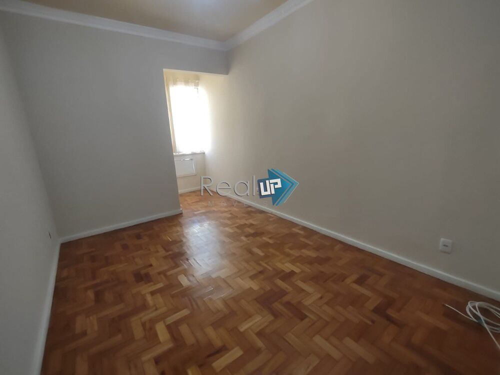 Apartamento à venda com 2 quartos, 64m² - Foto 2