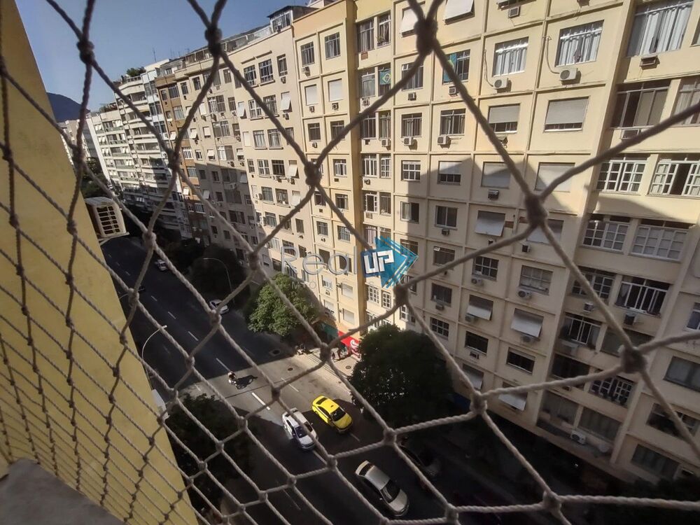 Apartamento à venda com 2 quartos, 64m² - Foto 8