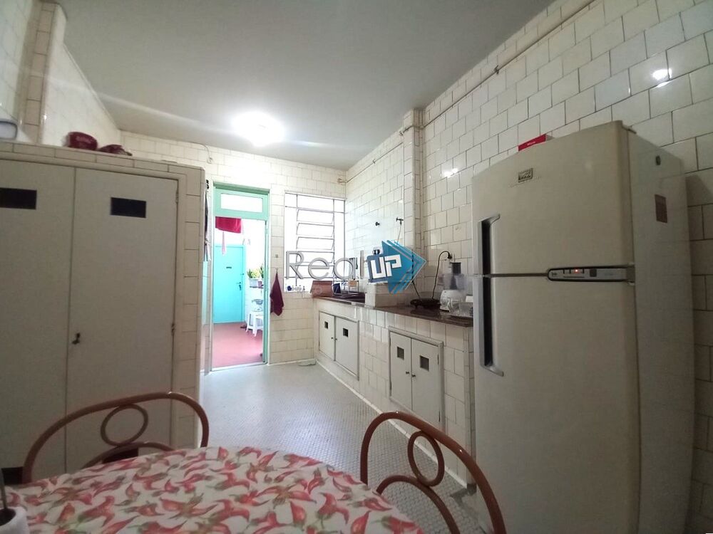 Apartamento, 3 quartos, 220 m² - Foto 2