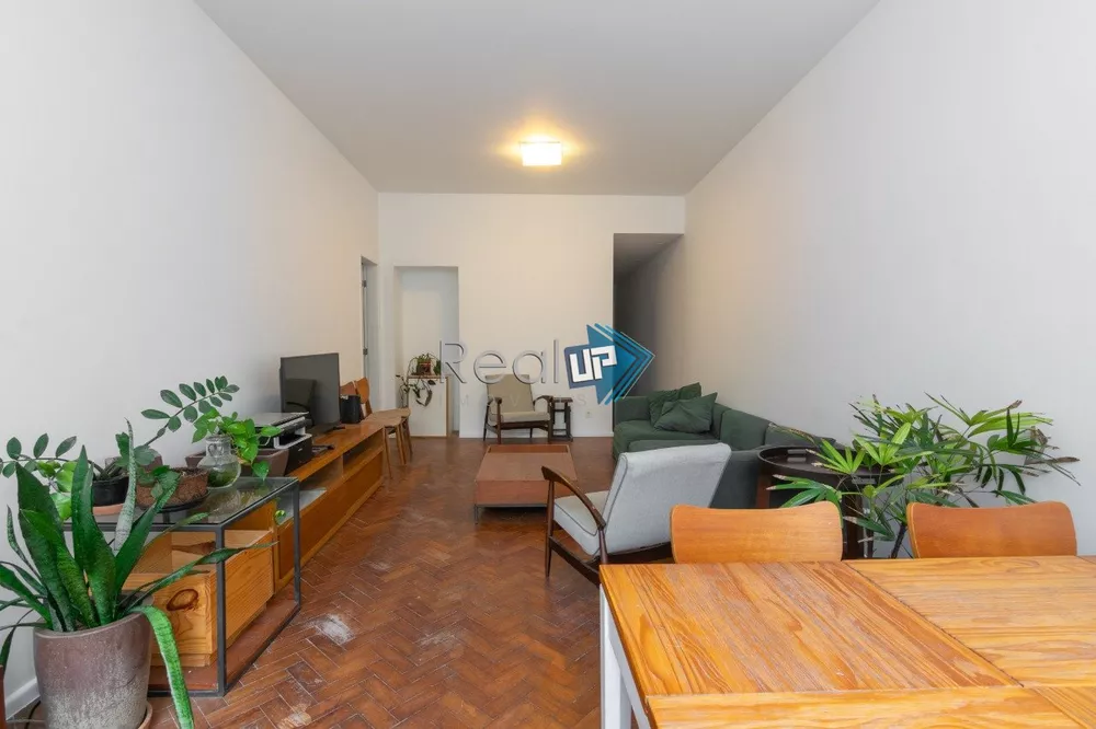 Apartamento à venda com 2 quartos, 100m² - Foto 2