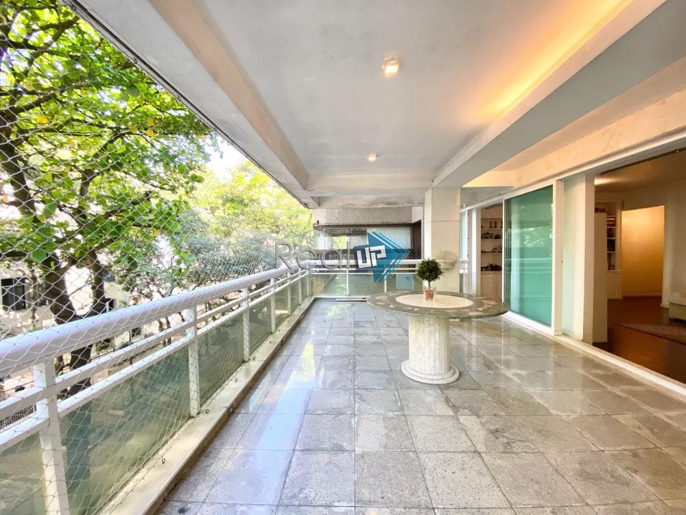 Apartamento, 3 quartos, 224 m² - Foto 1