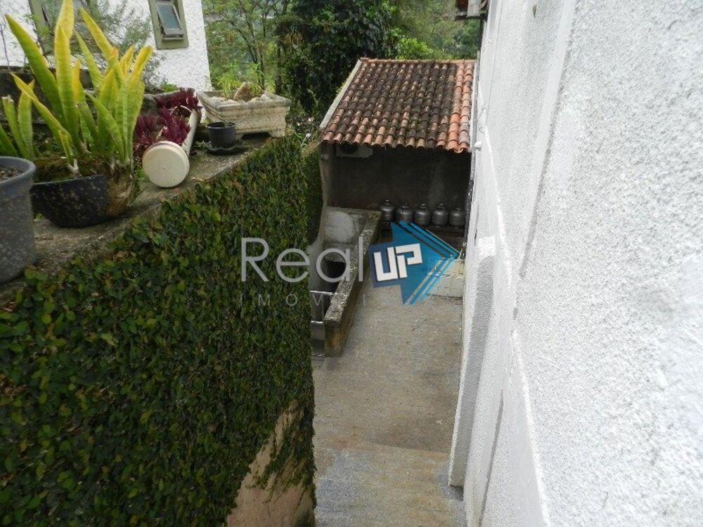 Casa à venda com 7 quartos, 942m² - Foto 2