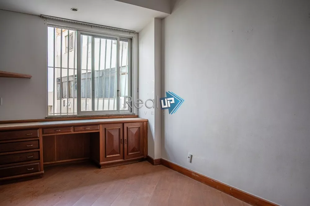 Apartamento à venda com 4 quartos, 218m² - Foto 8