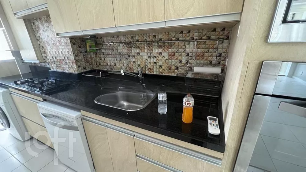 Apartamento à venda com 3 quartos, 78m² - Foto 2