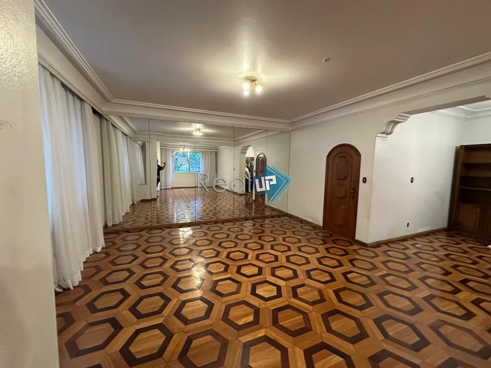 Apartamento, 3 quartos, 215 m² - Foto 1