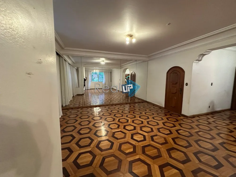 Apartamento, 3 quartos, 215 m² - Foto 2