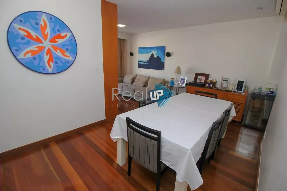 Apartamento à venda com 3 quartos, 130m² - Foto 2