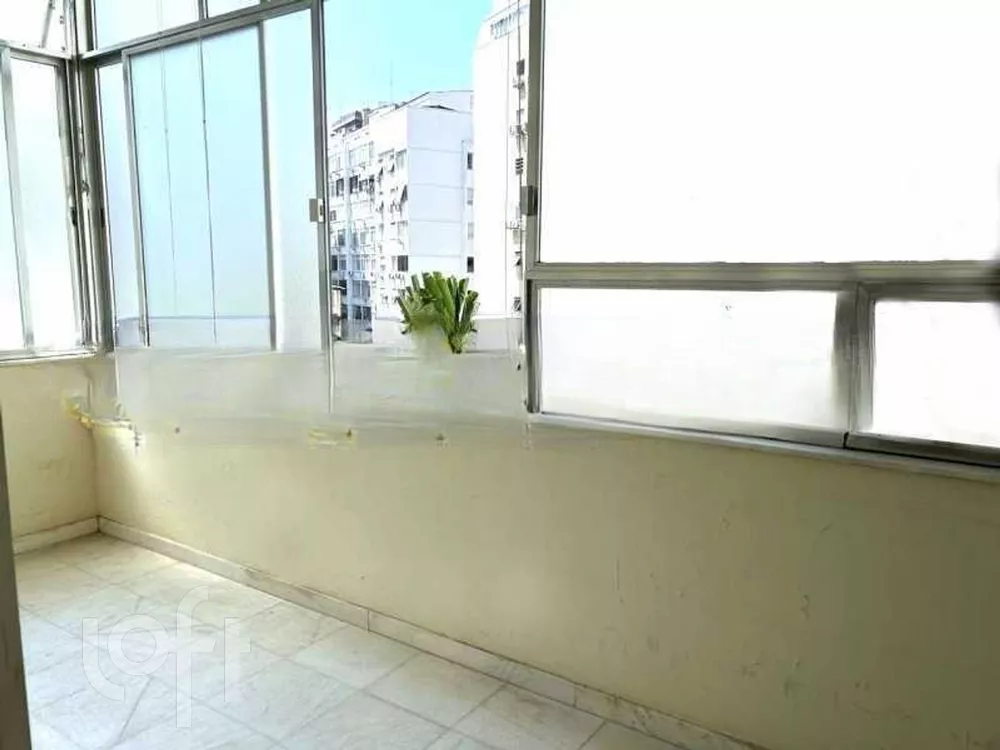 Apartamento à venda com 2 quartos, 131m² - Foto 2