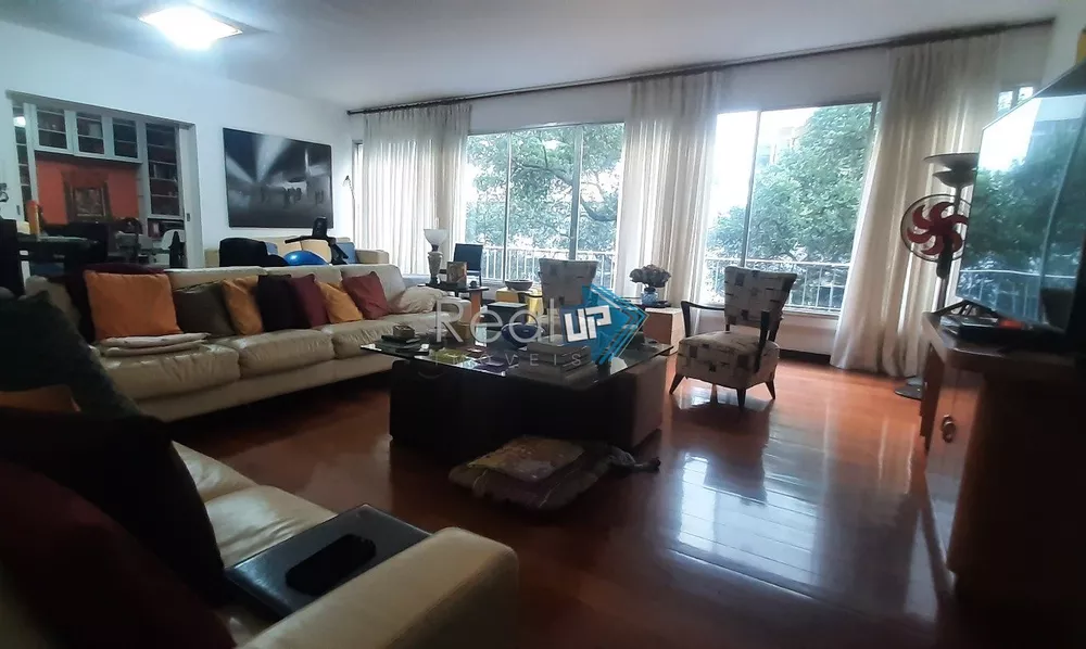 Apartamento à venda com 4 quartos, 220m² - Foto 4