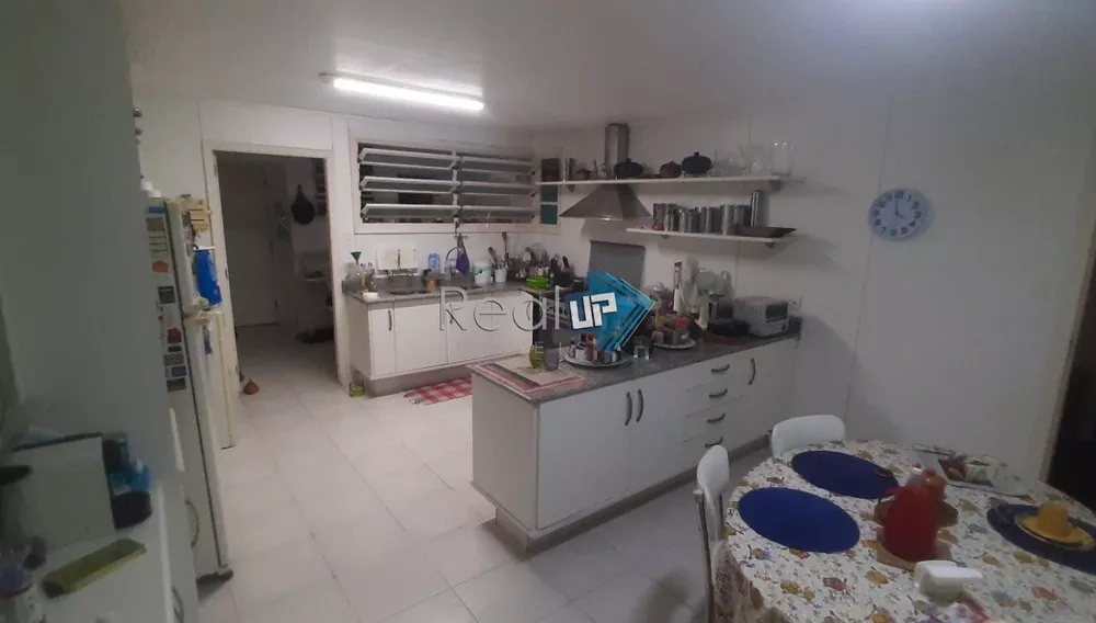 Apartamento à venda com 4 quartos, 220m² - Foto 13