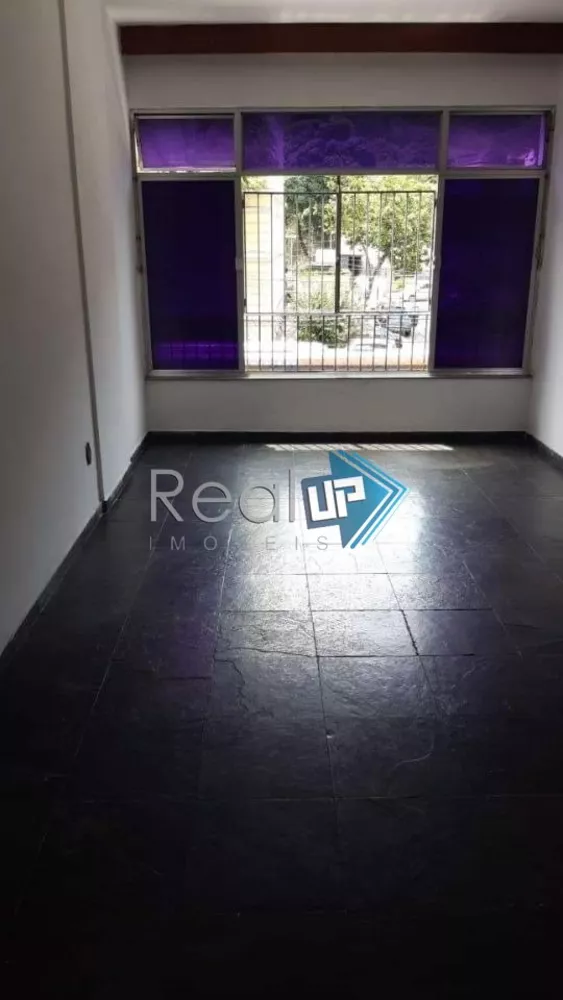 Apartamento à venda com 2 quartos, 74m² - Foto 3