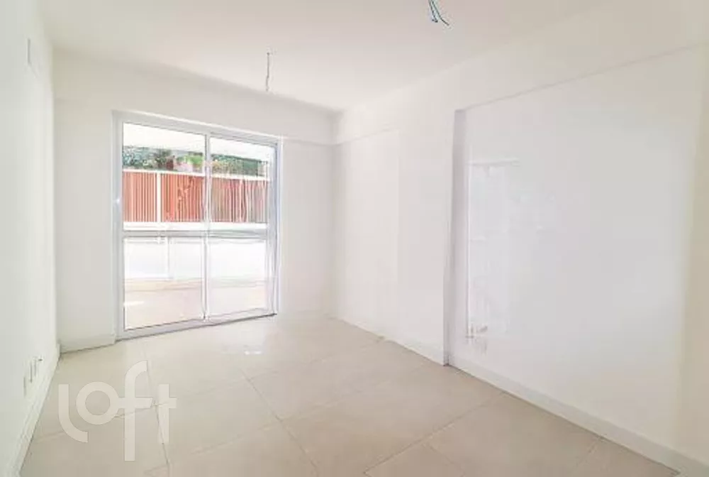 Apartamento à venda com 3 quartos, 109m² - Foto 1