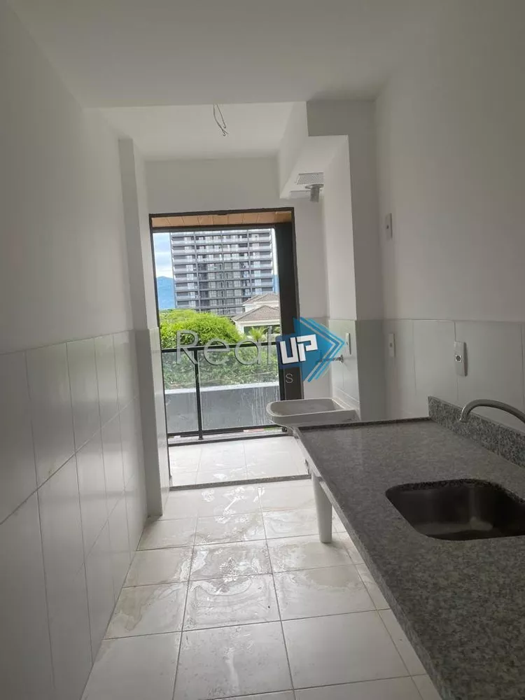 Apartamento à venda com 2 quartos, 67m² - Foto 4