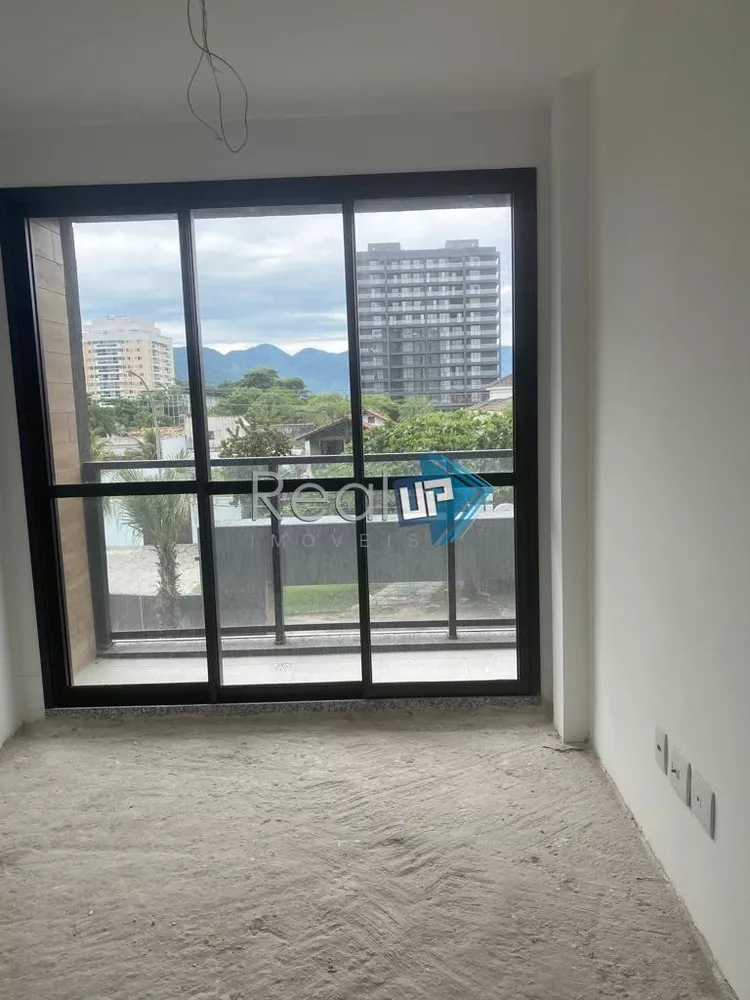 Apartamento à venda com 2 quartos, 67m² - Foto 3