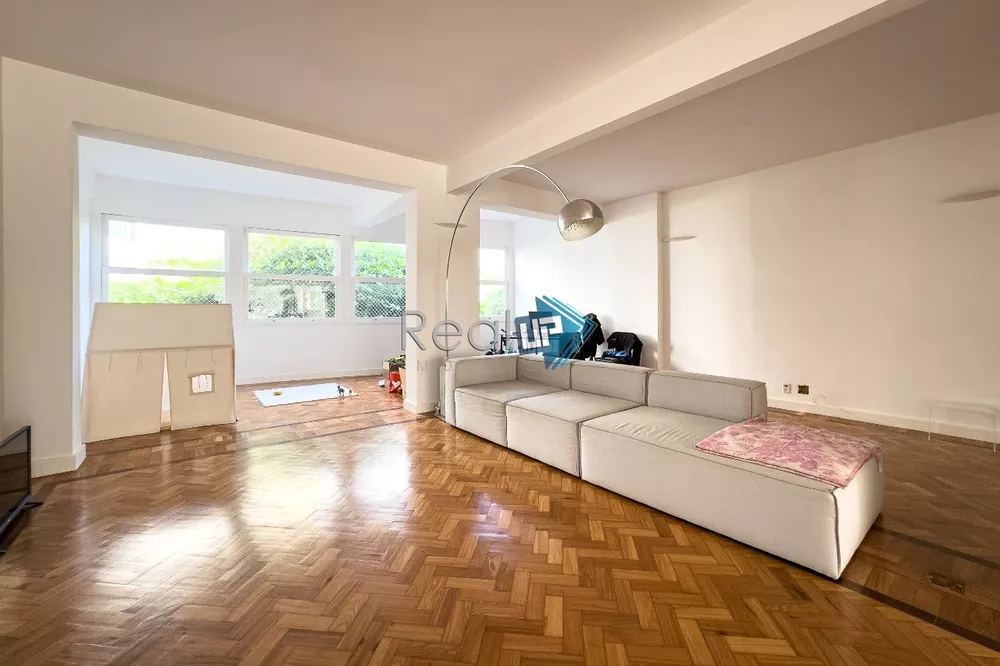 Apartamento, 3 quartos, 220 m² - Foto 1