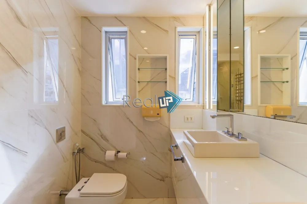 Apartamento, 3 quartos, 220 m² - Foto 2