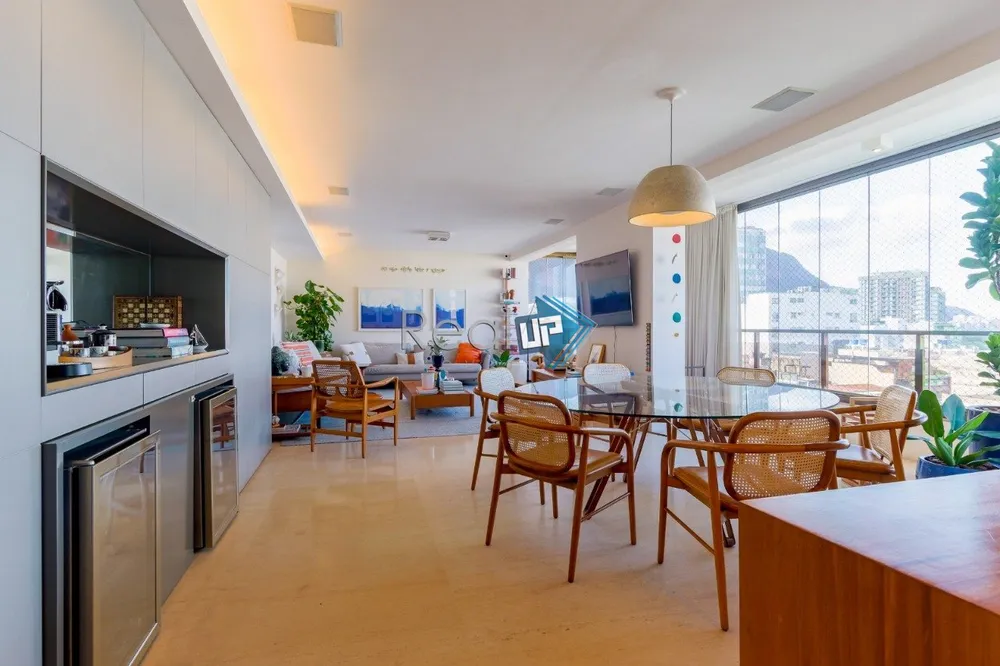Apartamento, 3 quartos, 220 m² - Foto 2