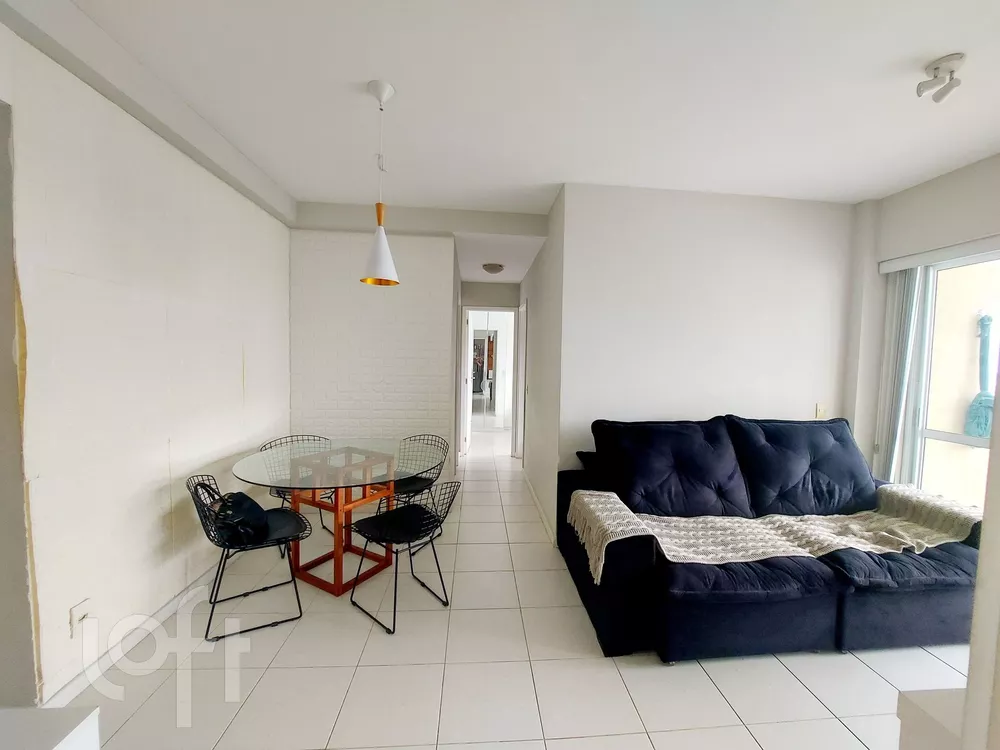 Apartamento à venda com 2 quartos, 68m² - Foto 1