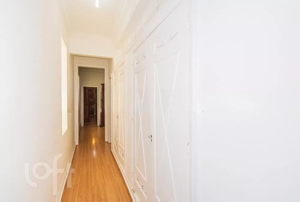 Apartamento à venda com 3 quartos, 192m² - Foto 2