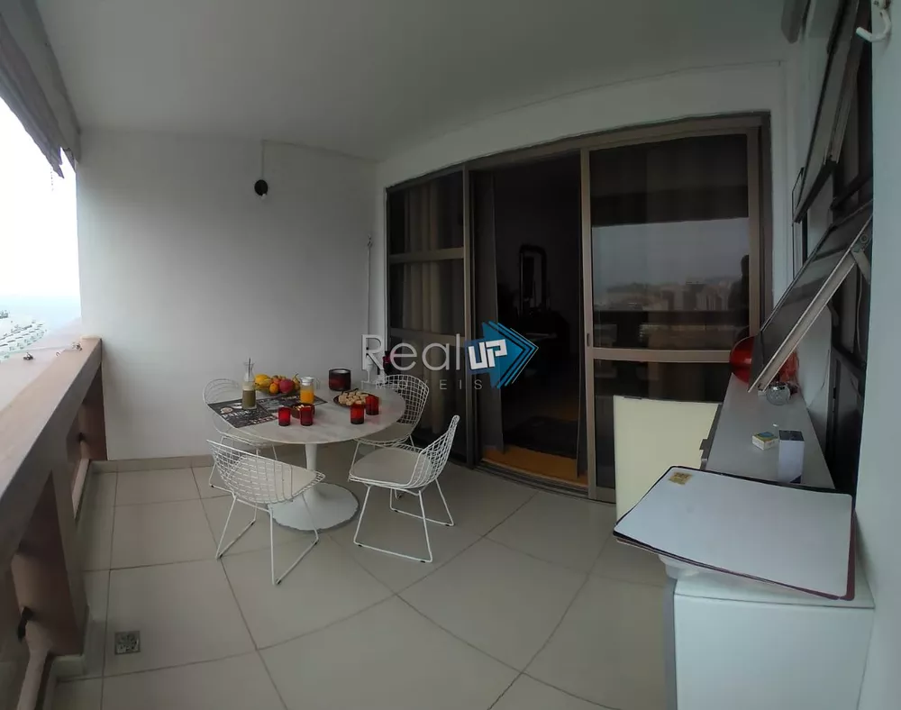 Apartamento à venda com 2 quartos, 33m² - Foto 4