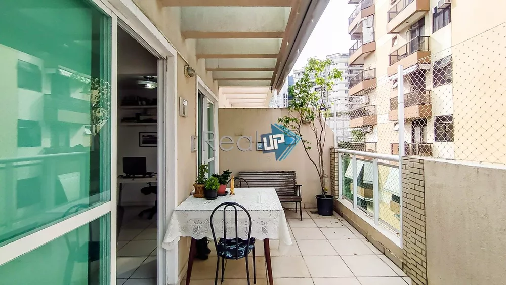 Apartamento à venda com 3 quartos, 137m² - Foto 1