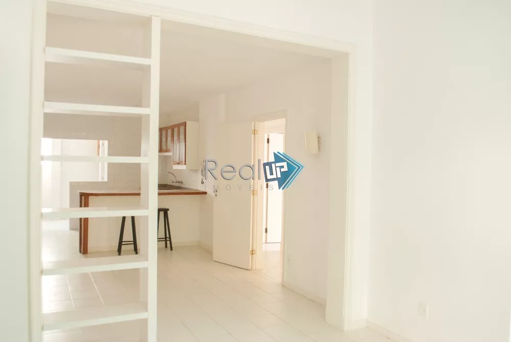 Apartamento à venda com 3 quartos, 109m² - Foto 2