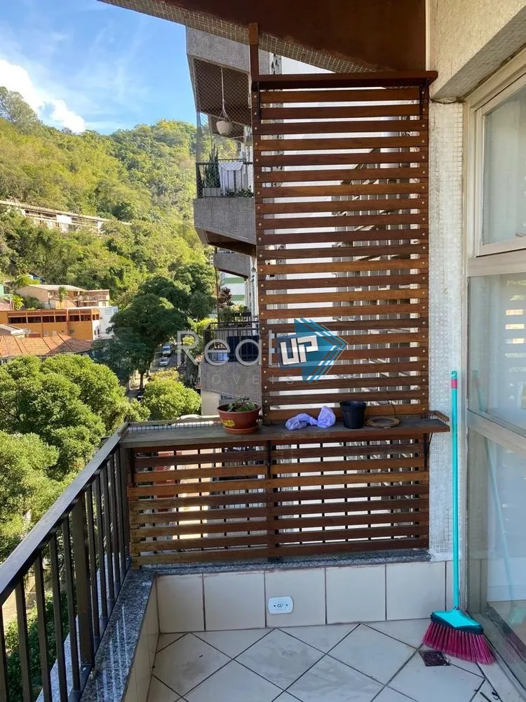 Apartamento à venda com 3 quartos, 95m² - Foto 1