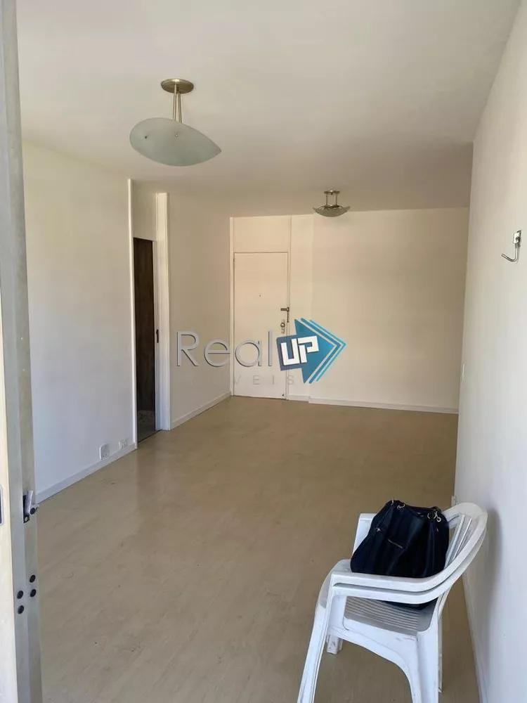 Apartamento à venda com 3 quartos, 95m² - Foto 3