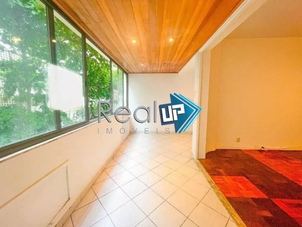 Apartamento à venda com 2 quartos, 156m² - Foto 2