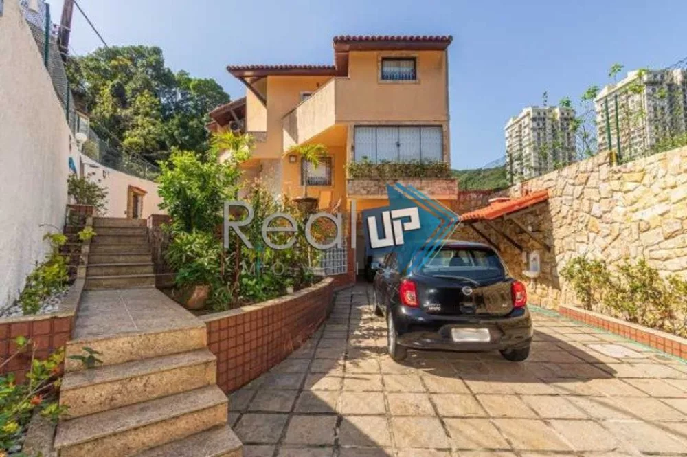 Casa de Condomínio à venda com 3 quartos, 229m² - Foto 3