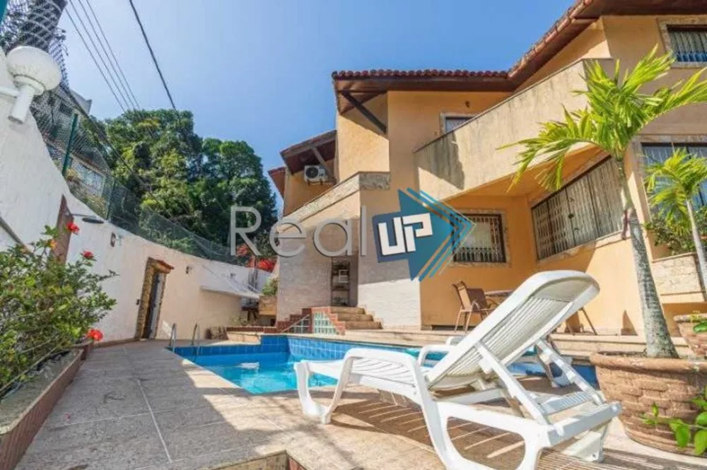 Casa de Condomínio à venda com 3 quartos, 229m² - Foto 1