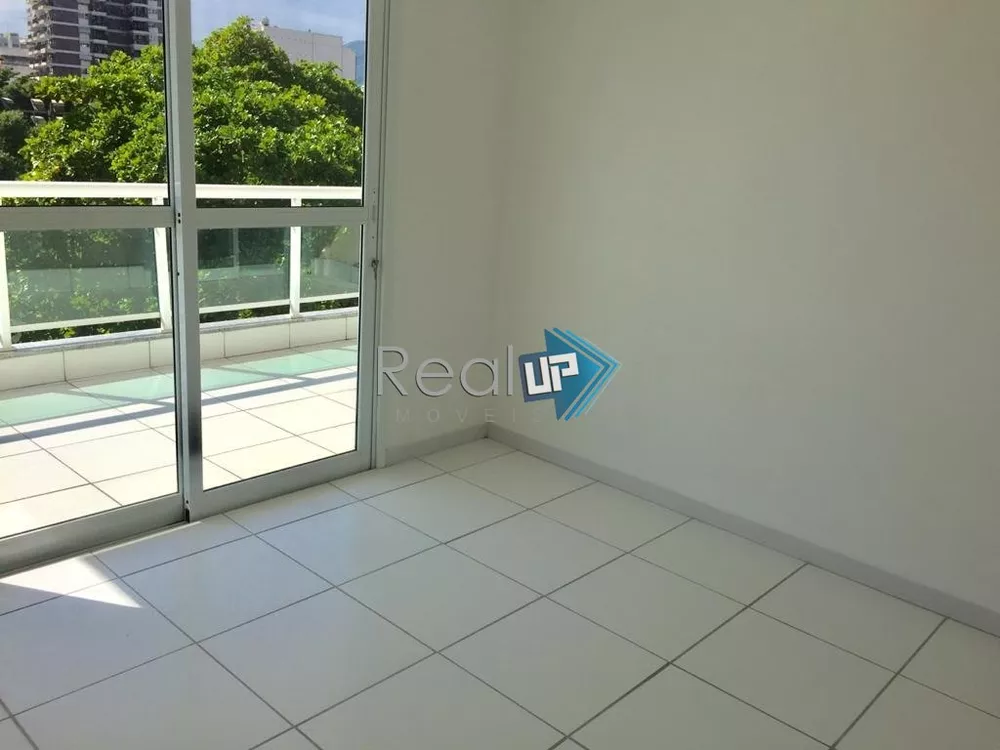 Apartamento à venda com 3 quartos, 143m² - Foto 3